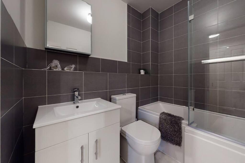 Lovely 2-Bedroom Flat Near Highgate Londyn Zewnętrze zdjęcie